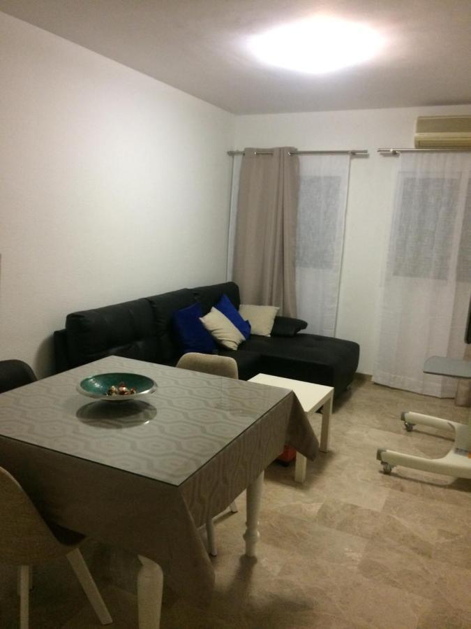 Апартаменты Malaga Habitacion En Apartamento Carlos Haya Экстерьер фото